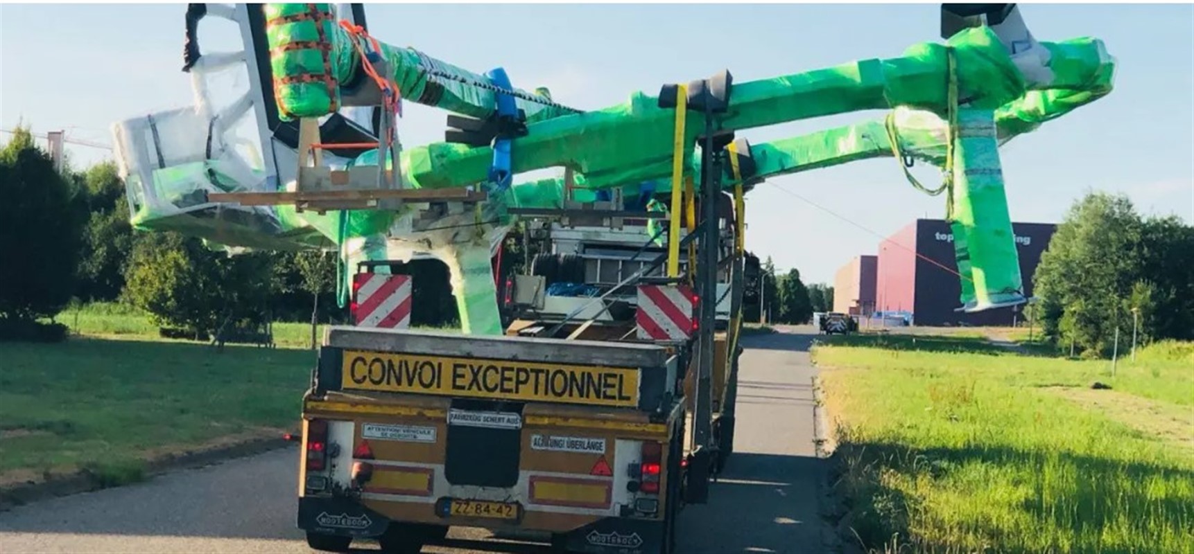 Load:approx. 8 x 9 x 5 metres